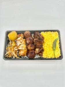 鶏撰 NEWoMan店
