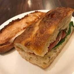 Boulangerie & Café goût 谷町四丁目店