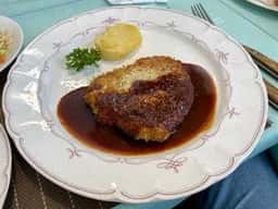 ワインとフランス家庭料理グルマン