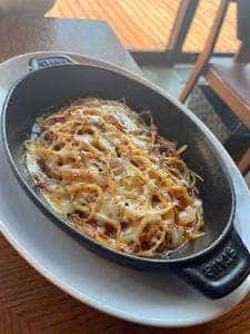 The lounge on the water