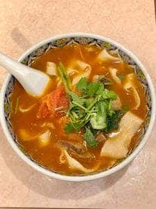 蘭州牛肉拉麺 東珍味小籠包