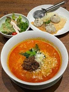 小籠包と担々麺 Din's イオンモール白山店