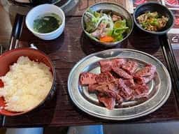 ホルモン喜八 やしろ店