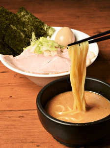 俺の豚骨 港店