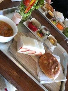 hikari no cafe 蜂巣小珈琲店