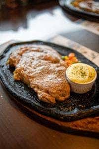 パブラウンジ エメラルド