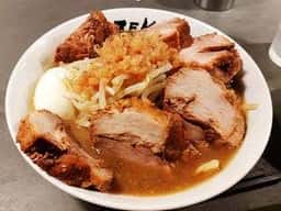 ラーメン山 なぜか