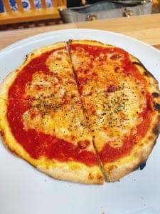 Pizzeria マル屋