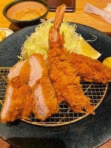 黄金色の豚 福岡空港店