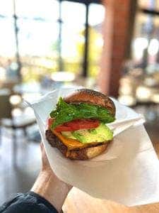 KUA`AINA 軽井沢店