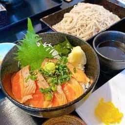 和顔 鶏魚楼