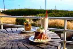 ダブルドアーズ 本店