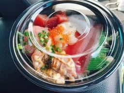 魚丼 六丁の目店