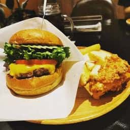 バーガーズカフェWikiwiki