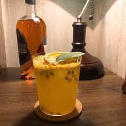 COFFEE & BAR 蜜柑