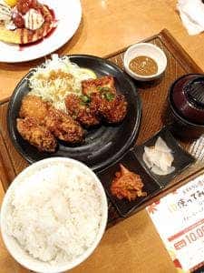 ガスト 六角橋店