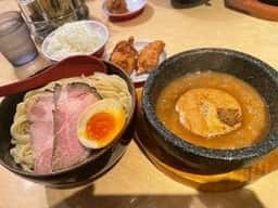 必死のパッチ製麺所