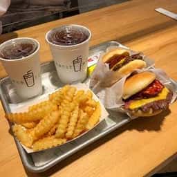 シェイクシャック 二子玉川店