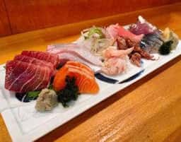 潮風料理 舵屋
