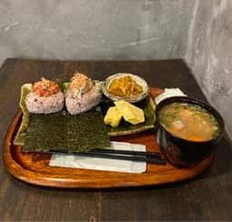 トモリ食堂