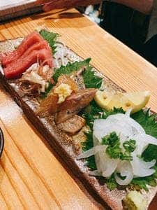 あじと