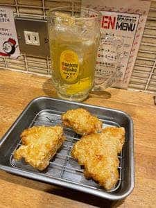 骨付鳥、からあげ、ハイボール がブリチキン。金山本店
