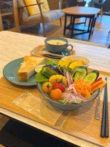 マゼラン湘南佐島 ブックカフェ