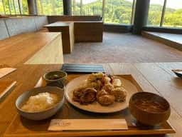 カフェテリア THE RAYSUM