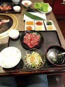 安楽亭 生麦店