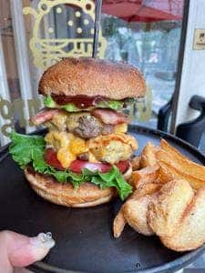 Greedy Burger 名古屋駅店