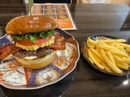 ハンバーガーのオクノ