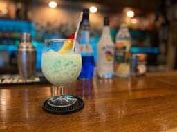 Cafe & Bar J’s