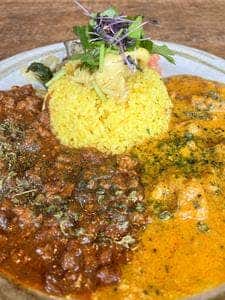 スパイスカレーボマイェ