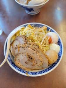 ニンニクらーめん 碧の豚二郎