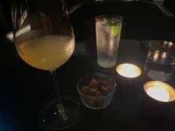 Gold Bar at EDITION