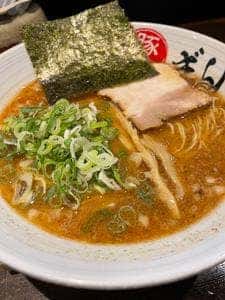 豚そばぎんや 津チャム店