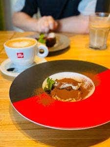 カフェ・イ・ピーニ