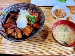 丸太小屋レストラン びんずる