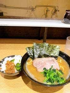 横浜家系ラーメン 蓮