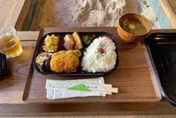 灯里