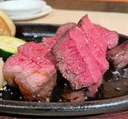 土佐あかうしとワイン プティヴェール