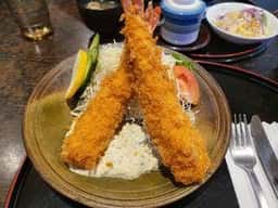 ファミリーレストラン デリシャス