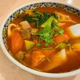 蘭州牛肉拉麺 東珍味小籠包