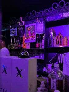 Rotten Bar	