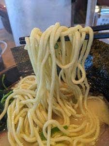 醤油豚骨ラーメン 八右衛門