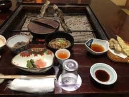 山水館 信濃 食事処