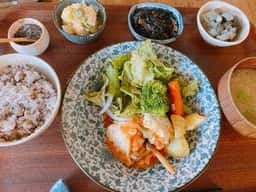野菜とつぶつぶ アプサラカフェ 伊丹店