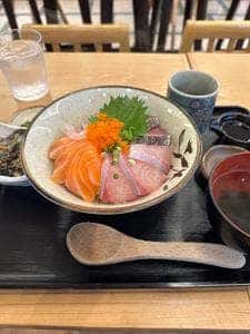 小倉漁介酒場 魚衛門