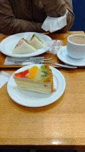 大垣書店&cafe 神戸ハーバーランドumie店