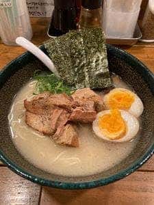 久留米らーめん 鐡釜 横須賀中央店